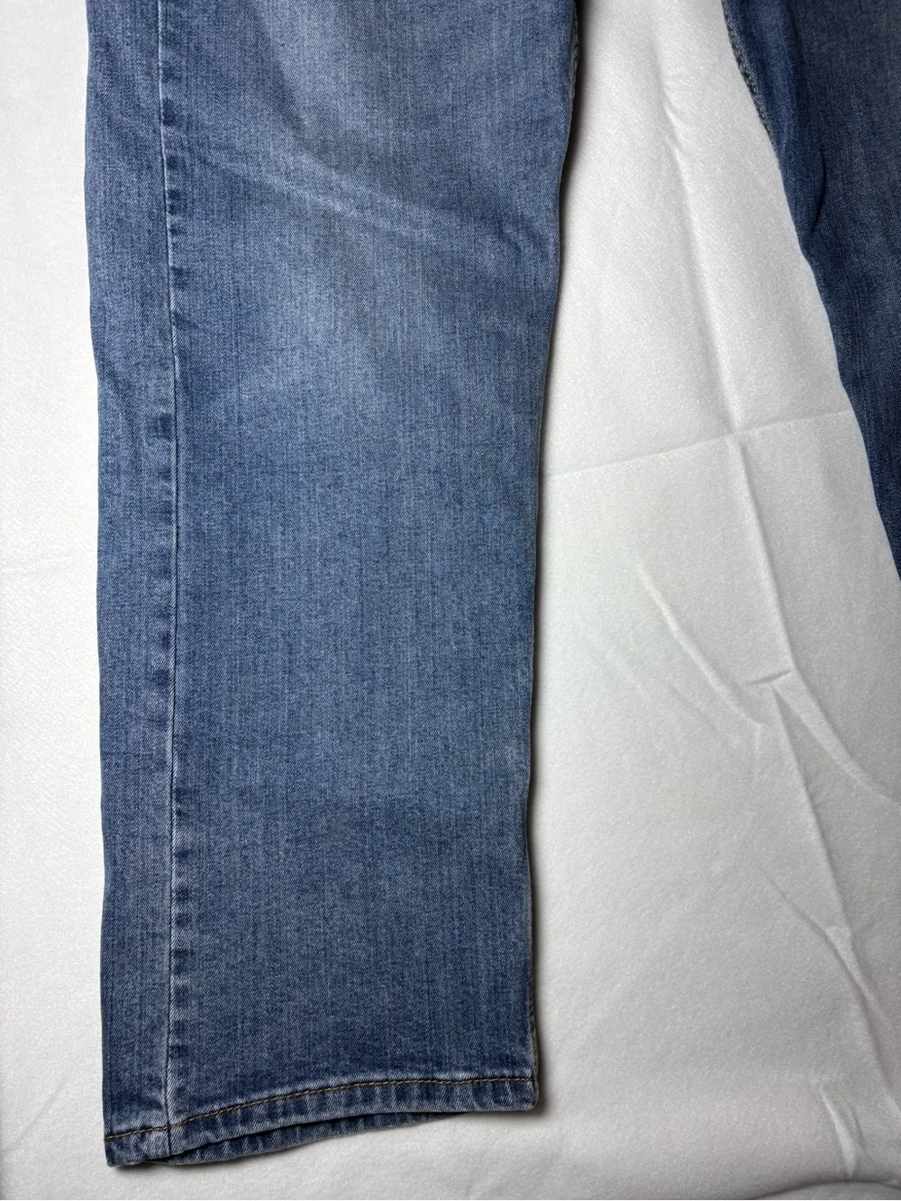 Levi's 505 Men's Size 42X30 Straight Leg Jeans Medium Wash Denim Exceptional